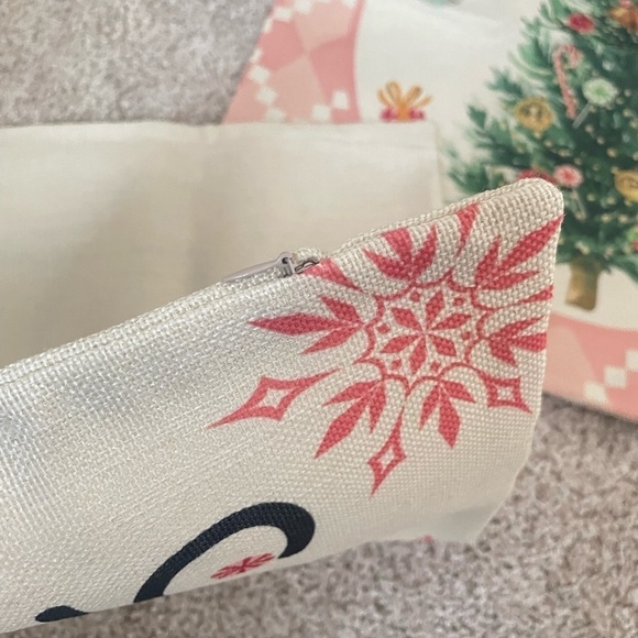 Set of 2 Christmas pillow covers pink Christmas linen blend NEW HOLIDAY DECOR - Picture 4 of 9